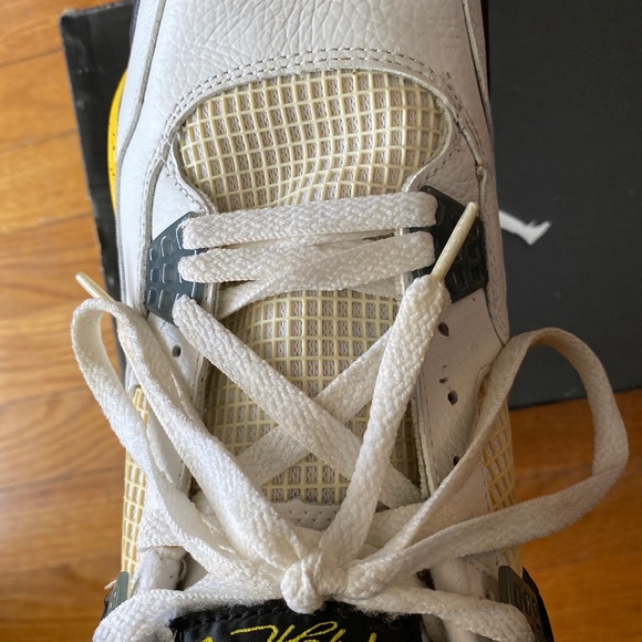 {Sold} Air Jordan 4 Retro, Tour Yellow - Picture 7 of 12